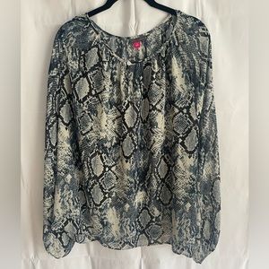 Vince Camuto Ladies Top XL